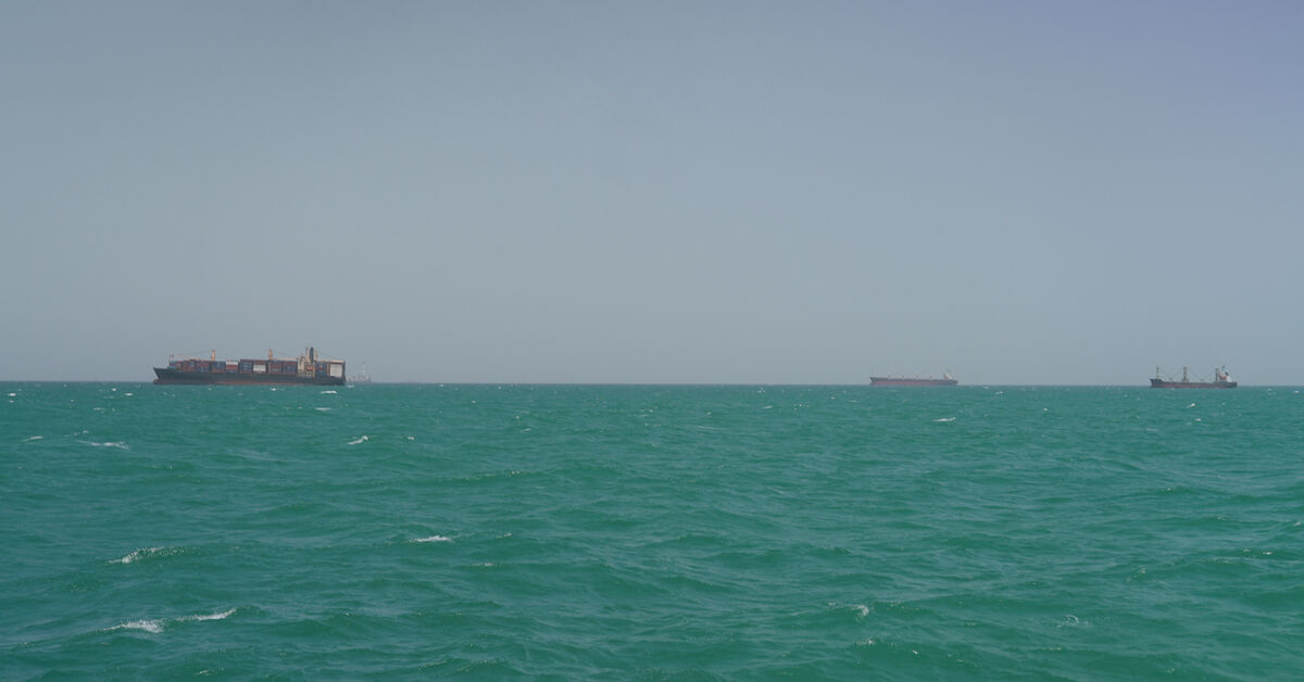 Oil tanker traffic through Hormuz at near standstill as attacks strain Iran truce