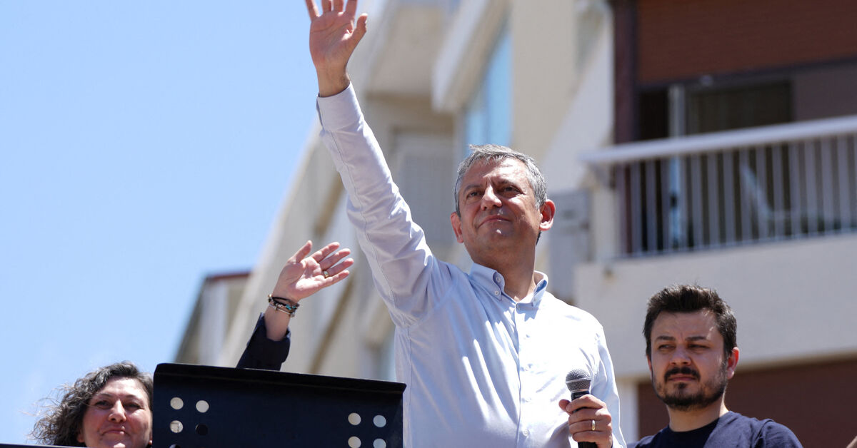 Turkey's ousted opposition leader says preparing for possible new party