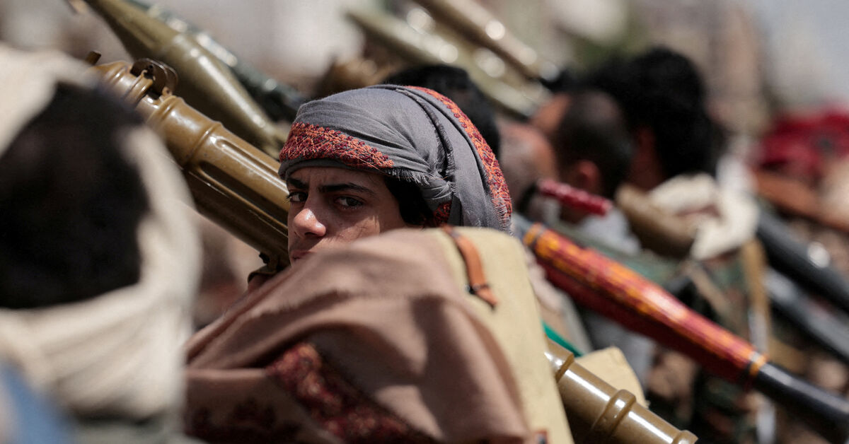 Exclusive-Iran flew IRGC commanders, missile gear to Yemen's Houthis, sources say