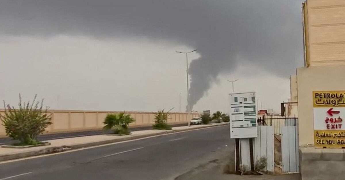 Iran war spreads to Red Sea and Caspian, Gulf quiet as US forgoes strikes