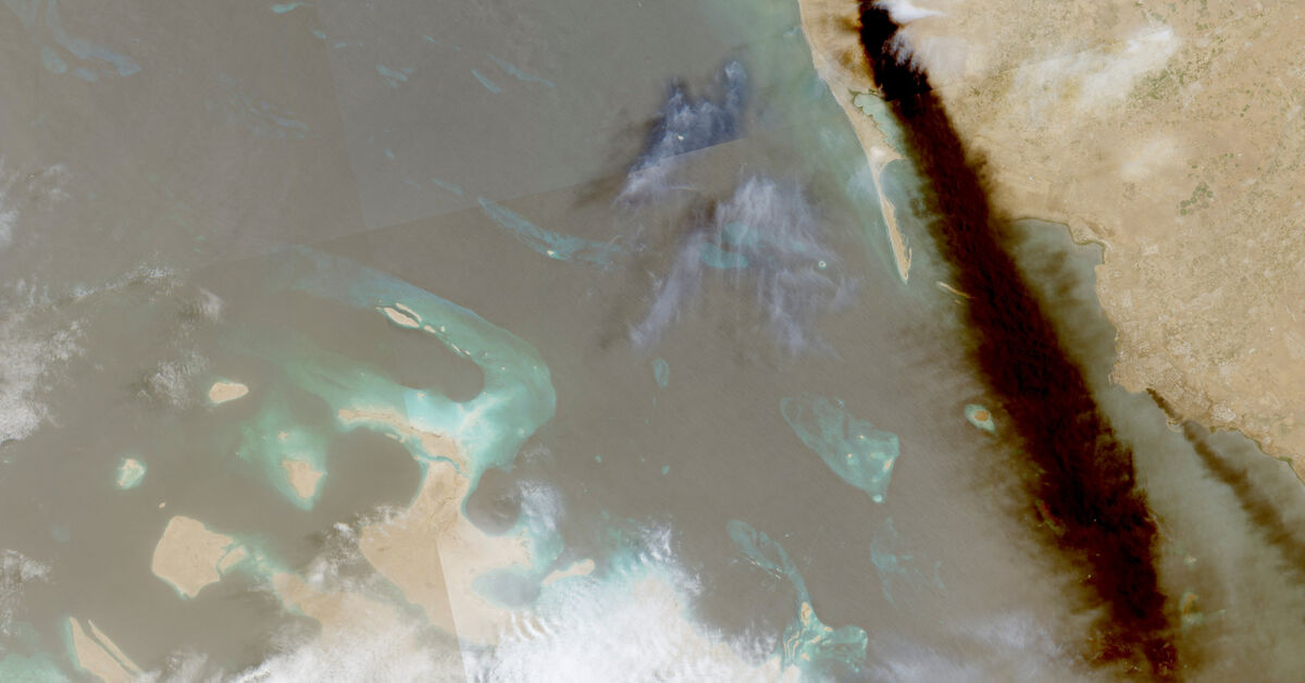 Houthis say they targeted Saudi east-west oil transport