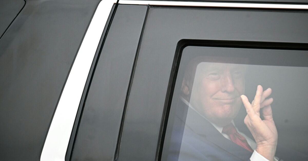 Trump 'low-key' bets on economic pressure against Iran