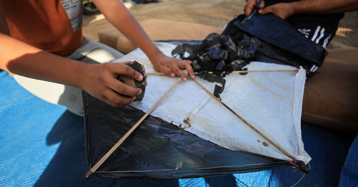 Gaza parents urged to stop kids flying kites after Israel warning to Hamas
