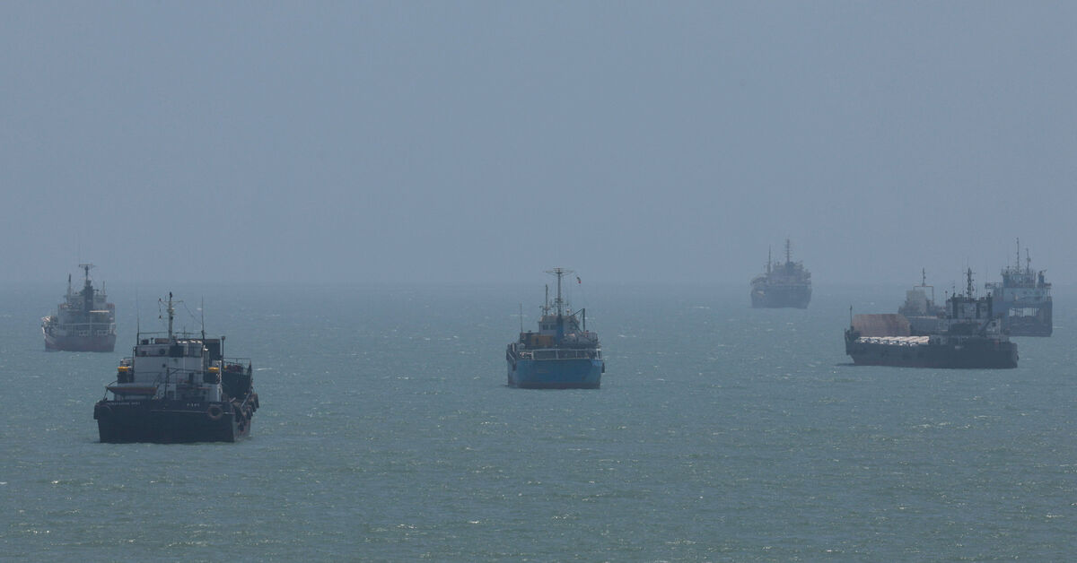Shipping traffic through Strait of Hormuz rises slightly, data shows