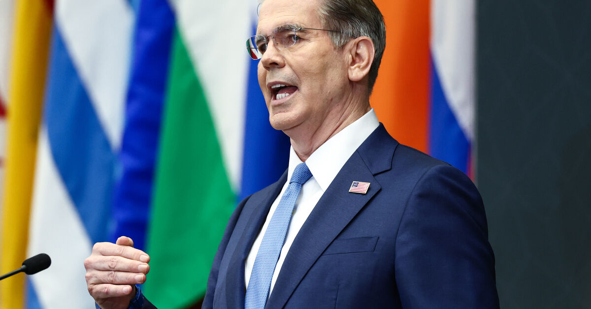 US threatens sanctions on Iran's trading partners