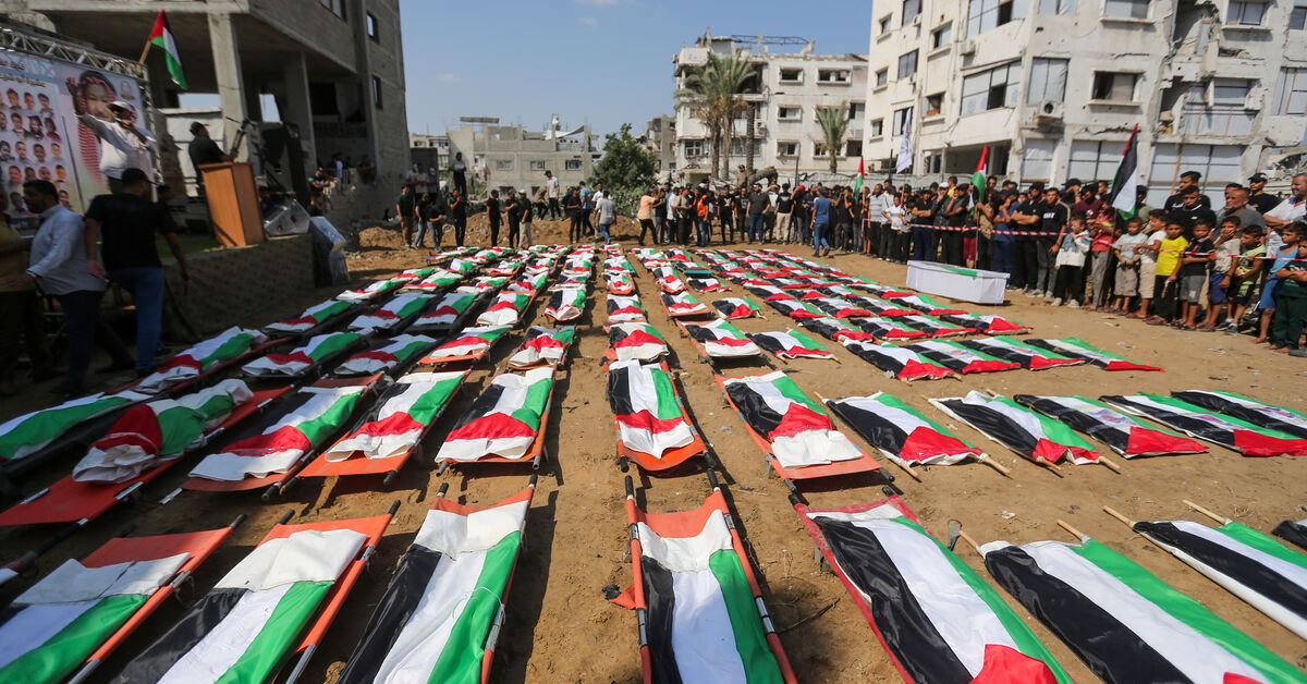 Gaza family buries 112 relatives killed in Israeli strike