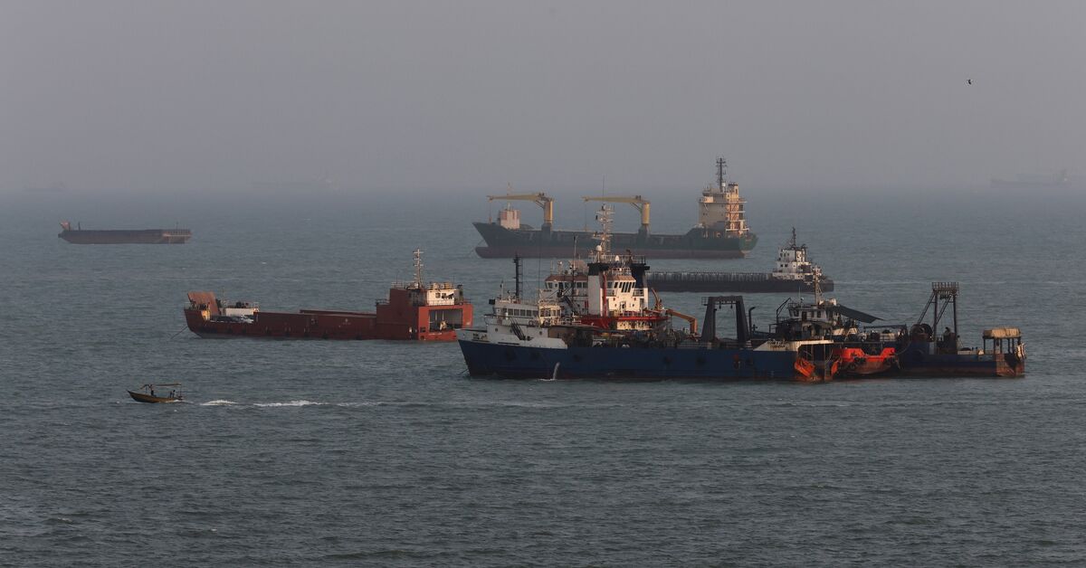 Iran says understanding reached with Oman over new Hormuz route map