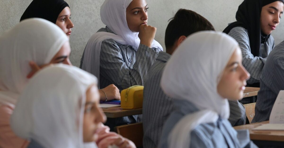South Lebanon children return to school destroyed by Israel strike
