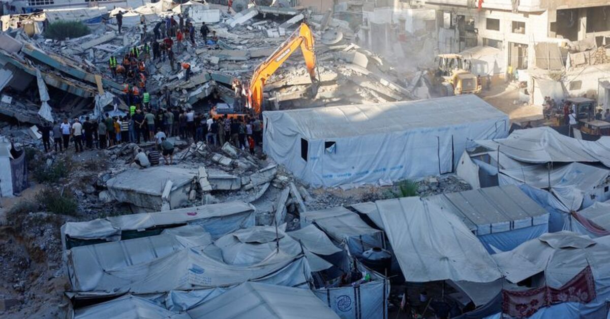 Building collapse in Gaza kills 12 Palestinians seeking shelter