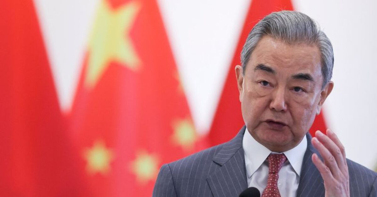 China's top diplomat urges Iran, US to show restraint, revive talks