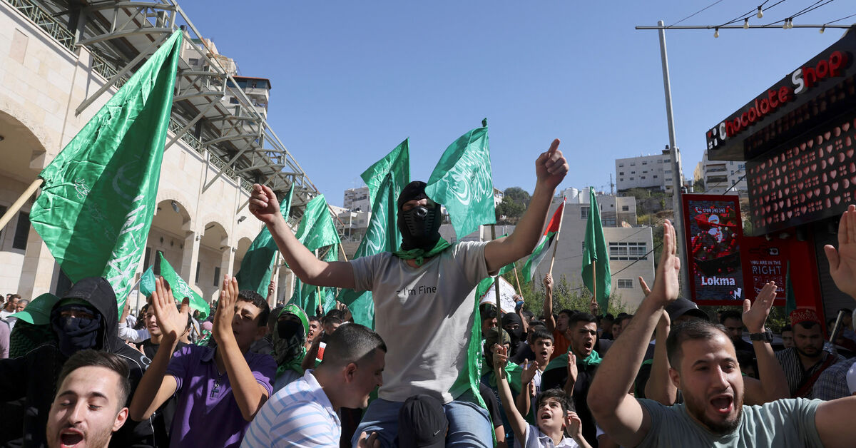Palestinian trust in Hamas and Fatah plummets, poll shows