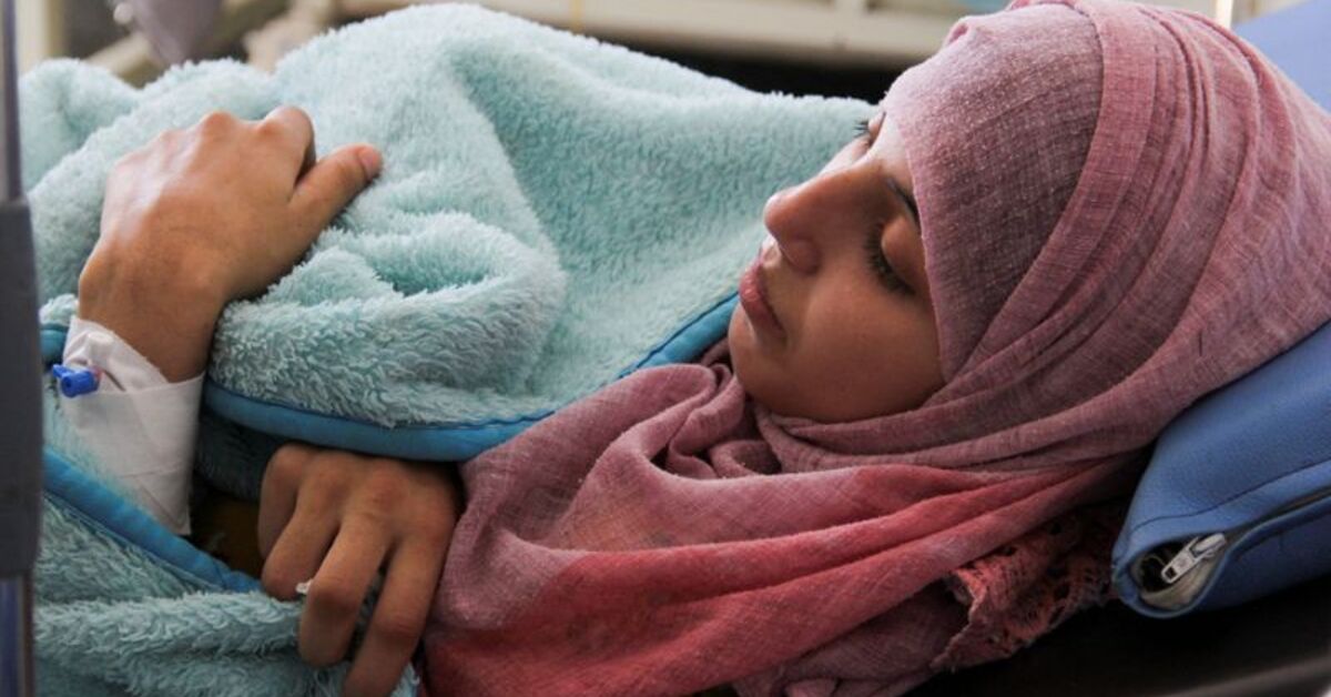 Yemen's hospitals buckle as fighting escalates