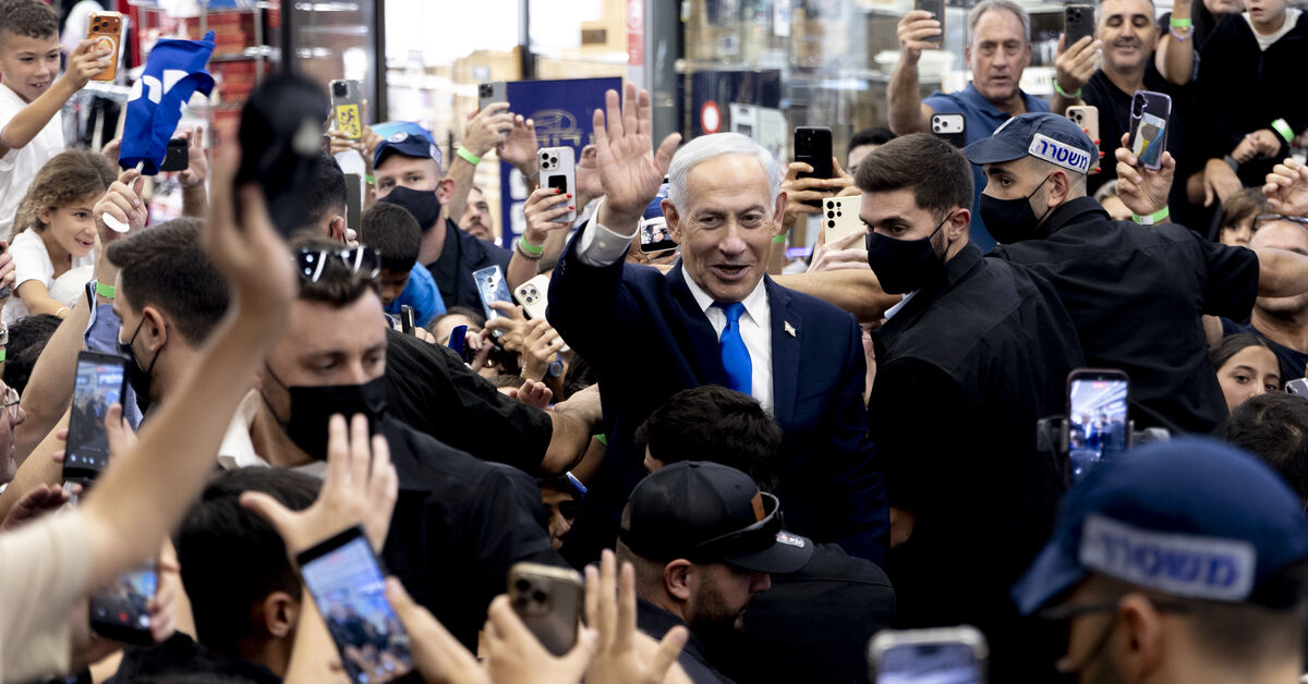 Divided Israeli opposition boosts Netanyahu