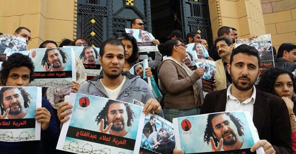 Egyptian activists on defense in divided Egypt - AL-Monitor: The Middle ...
