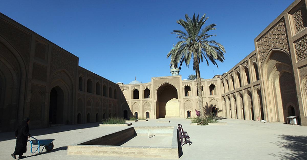 Арабский халифат город багдад. Багдад дворец. «Дворец Аббасидов» Ирак. Медресе Аль-Мустансира. Медресе Мустансирия в Багдаде.