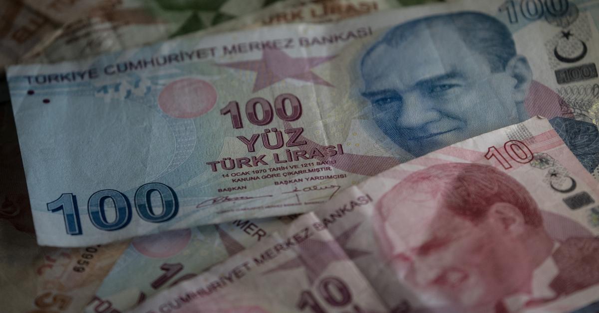 Why Turks Keep Billions Under The Pillow Al Monitor The Pulse Of The Middle East