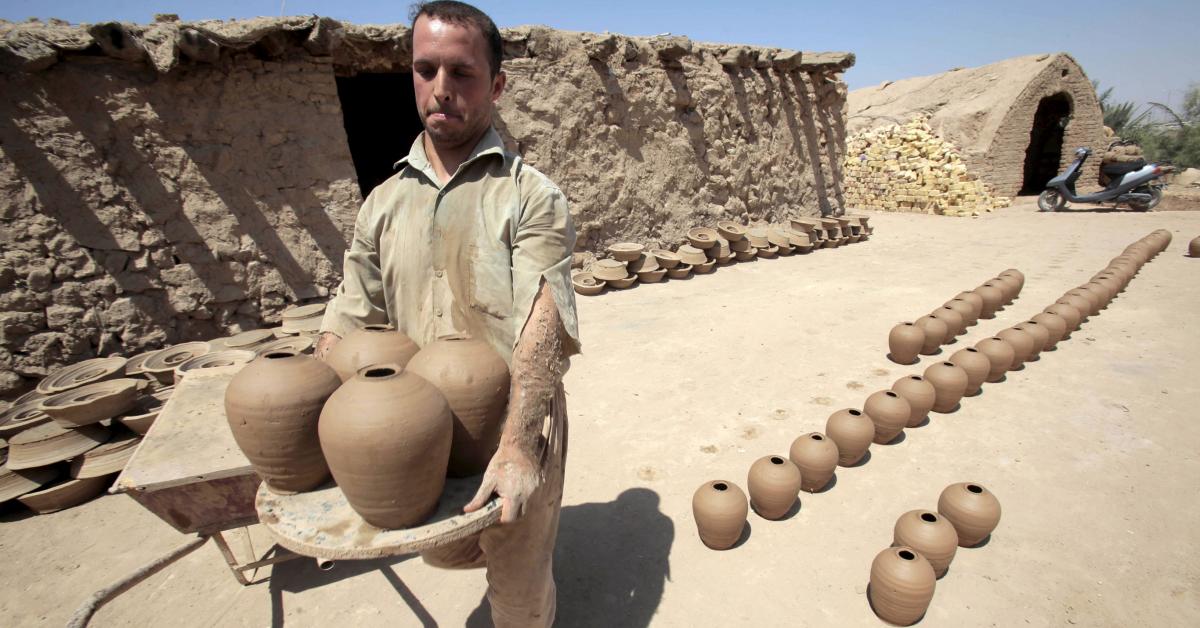 Iraqw Pottery: Traditional Craftsmanship - gmedia