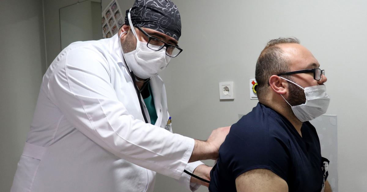 Despite hero worship, Turkey's doctors continue to face threats