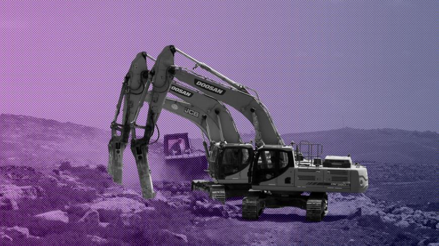 Heavy machinery work on a field as they begin construction work of Amichai, a new settlement which will house some 300 Jewish settlers evicted in February from the illegal West Bank settlement of Amona, in the West Bank June 20, 2017. REUTERS/Ronen Zvulun - RTS17UHK